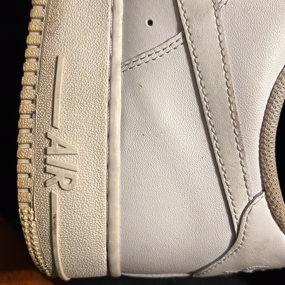 Nike - Picture 2 of 5